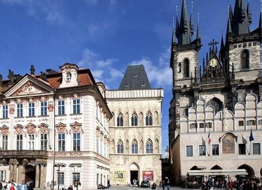  DŮM U KAMENNÉHO ZVONU V PRAZE